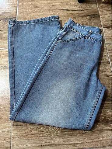 Baggy pantolon 38-40 uyumlu beden Sıfır üründür!