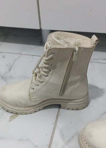 Beyaz Kürklü Deri Kadın Bot - Görsel 6