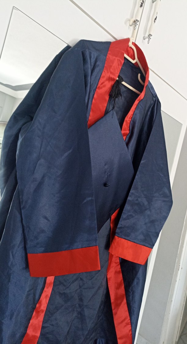 Kadın Lacivert Kırmızı Mezuniyet Elbisesi - Görsel 3