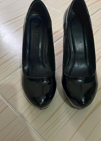 39 Beden Siyah Parlak Stiletto Topuklu Kadın Ayakkabı