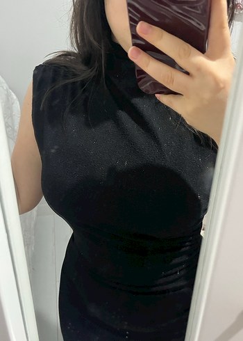 Kolsuz, Drapeli Siyah Uzun Elbise - Görsel 3