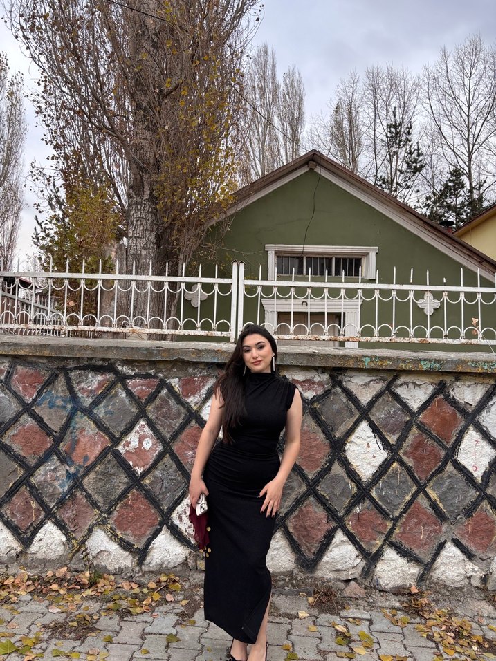 Kolsuz, Drapeli Siyah Uzun Elbise - Görsel 4