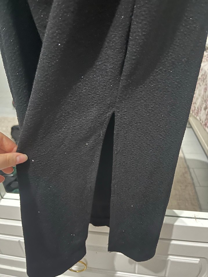 Kolsuz, Drapeli Siyah Uzun Elbise - Görsel 2