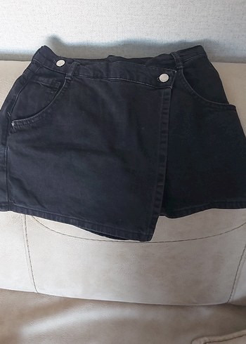 Düğmeli Siyah Mini Kot Şort