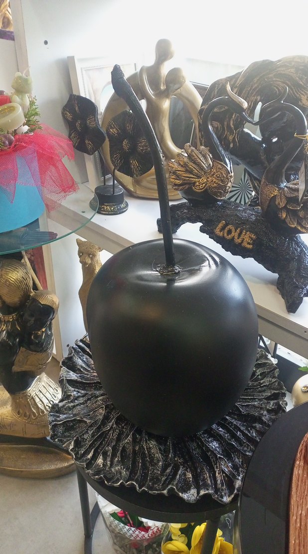 Siyah Elma Figürlü Dekoratif Obje - Görsel 2