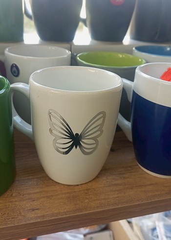 Kelebek Desenli Beyaz Seramik Kupa - Görsel 3