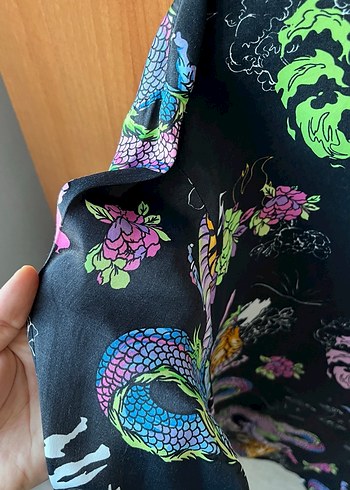 Renkli Desenli V Yaka Kadın Gömlek - Görsel 4