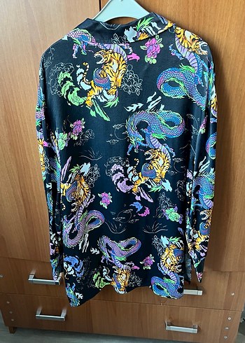 Renkli Desenli V Yaka Kadın Gömlek - Görsel 3