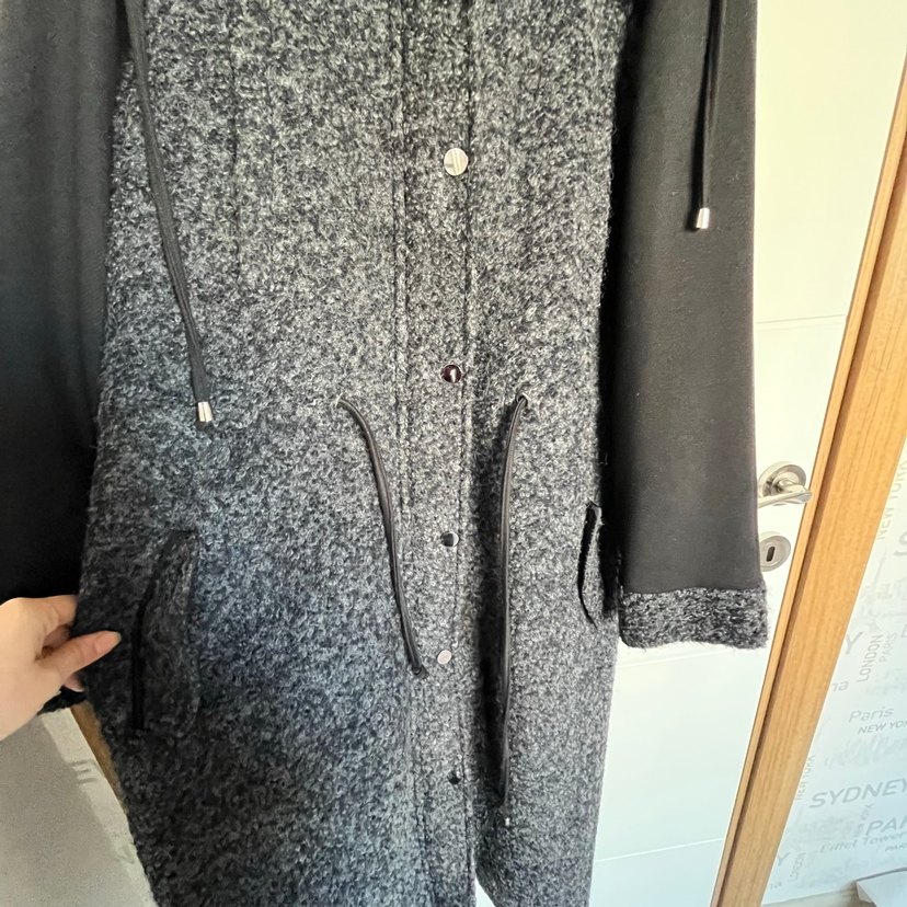 Gri Uzun Yünlü kapşonlu Kadın Kaban - Görsel 2