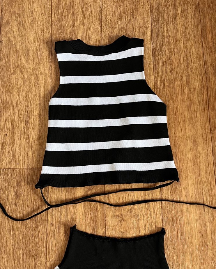 Siyah-Beyaz Çizgili  likralı takım - Görsel 2