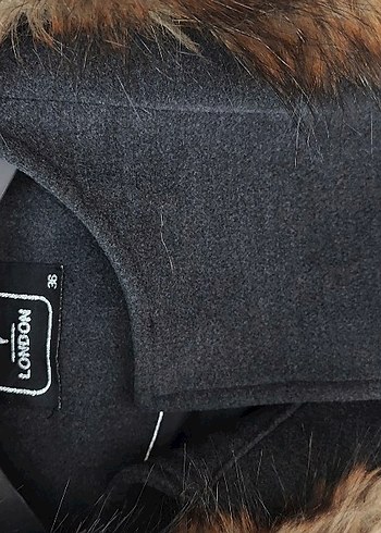 Y Londan Kahverengi Kürklü Yaka Kaban - Görsel 4