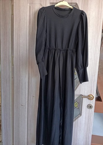 Diğer Kadın Siyah Piliseli Uzun Elbise