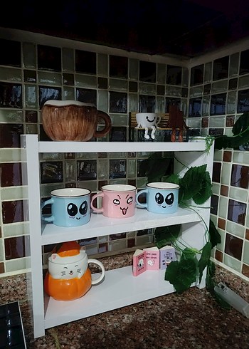 Üç katlı raf