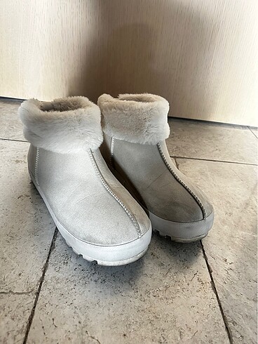 Calvin Klein Calvin Klein Ugg Bot Bej