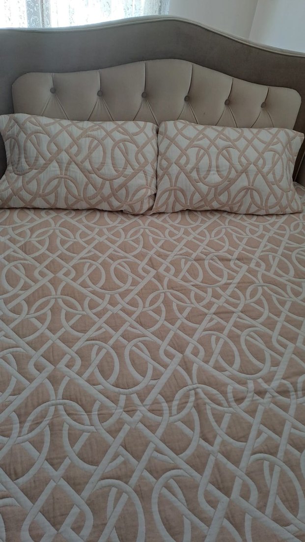 Nakışlı Beyaz Yatak Örtüsü - Görsel 4