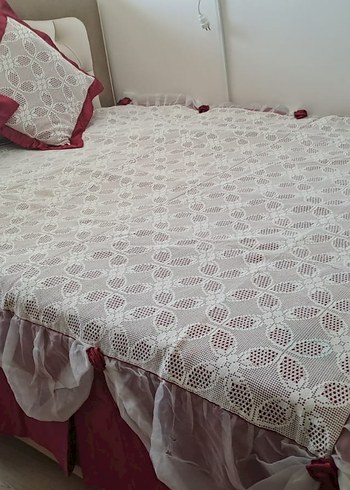 Beyaz Nakışlı Yatak Örtüsü ve Kırlent Seti - Görsel 2