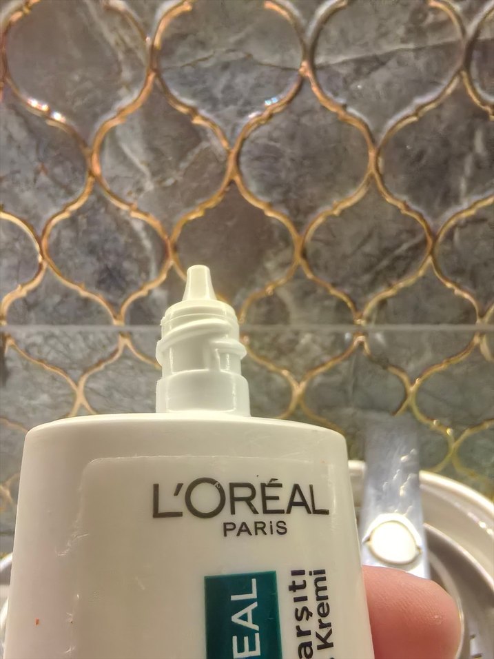 L'Oréal Bright Reveal SPF 50+ Güneş Koruyucu - Görsel 3