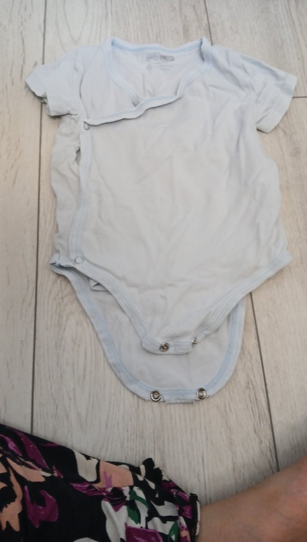 Düğmeli Beyaz Erkek Bebek Body - Görsel 2