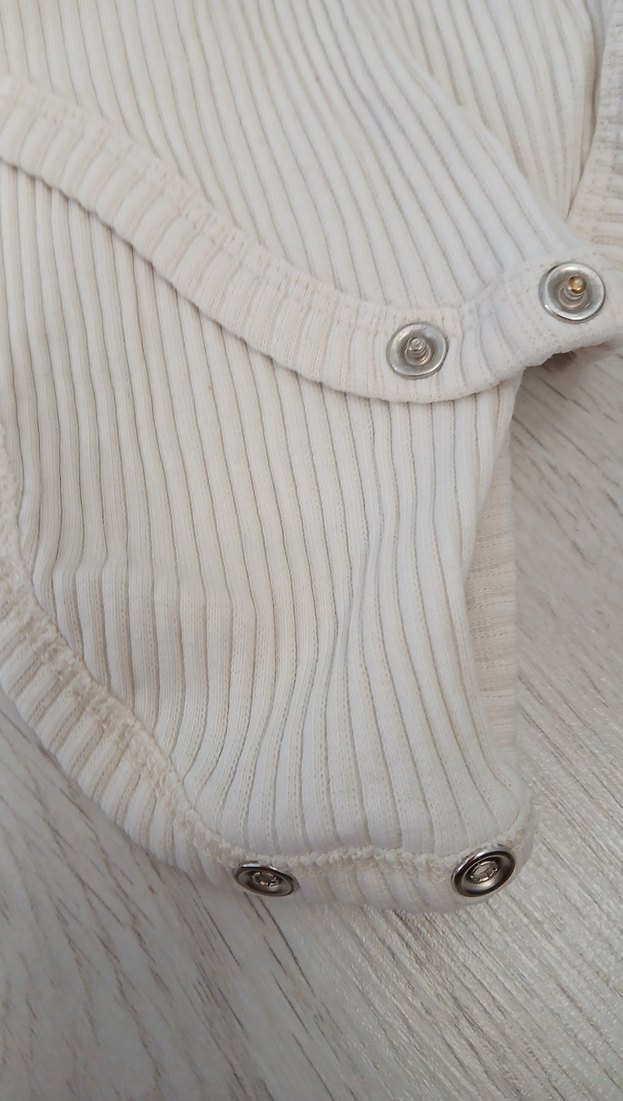 Düğmeli Beyaz Bebek Body - Görsel 2