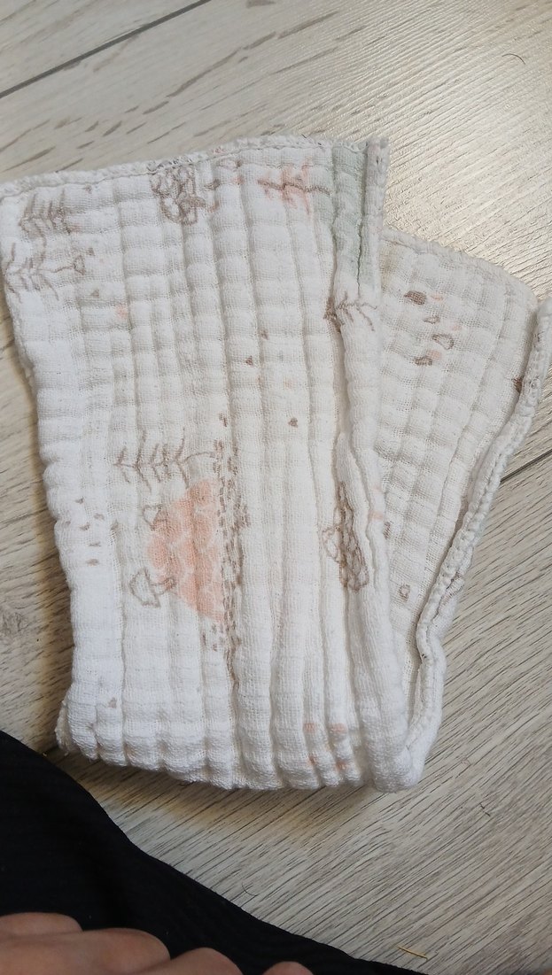 Nakışlı Bej Gri Bebek Önlüğü - Görsel 2