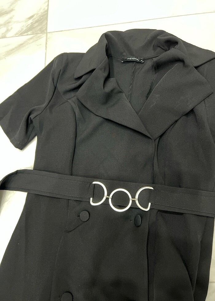 Siyah kısa kemerli  elbise - Görsel 4