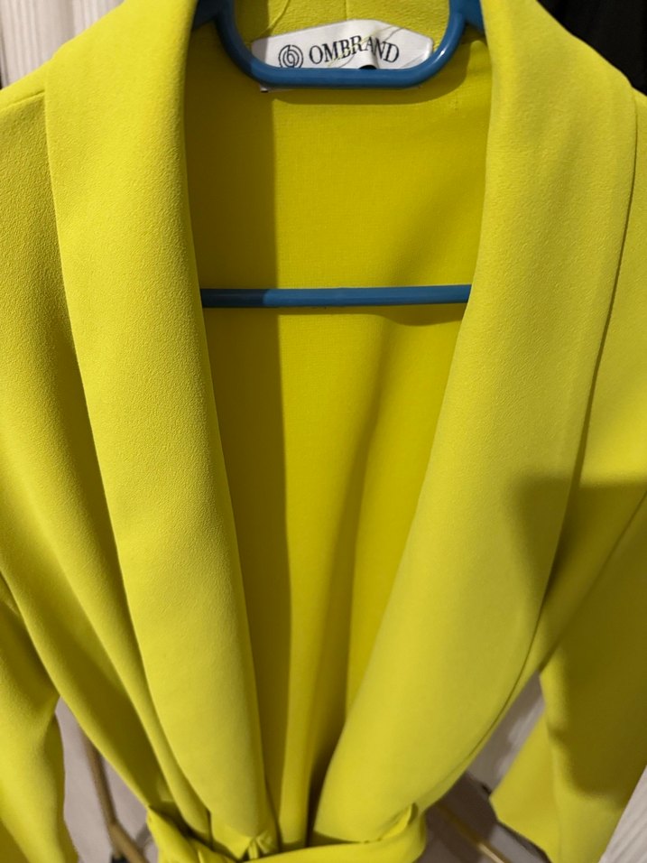 Sarı Kemerli Mini Kadın Blazer - Görsel 2