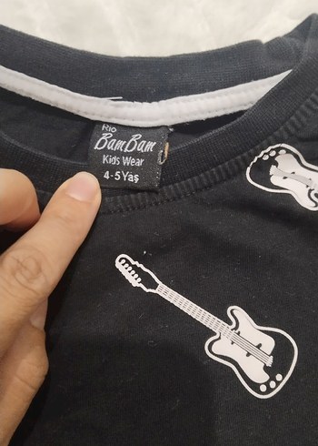 5 Yaş Beden Siyah Erkek Çocuk Rock Punk Gitar Baskılı Gömlek