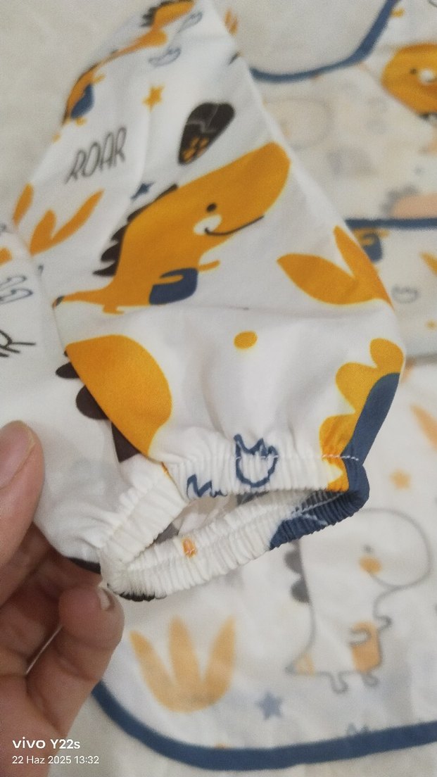 Renkli Baskılı Bebek Önlüğü - Görsel 2