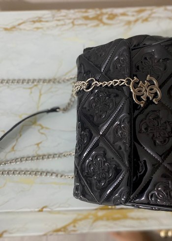 Guess Guess Siyah Deri Zincir Detaylı Gotik Kadın Çanta