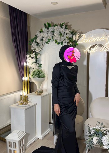 Kiralık Siyah Uzun Kollu Abiye Elbise