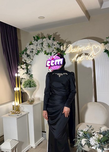 Kiralık 
Siyah Uzun Kollu  Abiye Elbise - Görsel 3