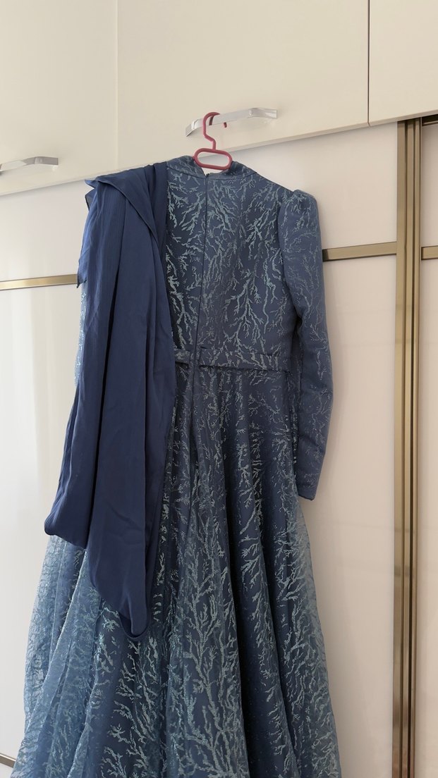 Nakışlı, Uzun Kollu, Yüksek Yakalı Mavi Abiye - Görsel 5