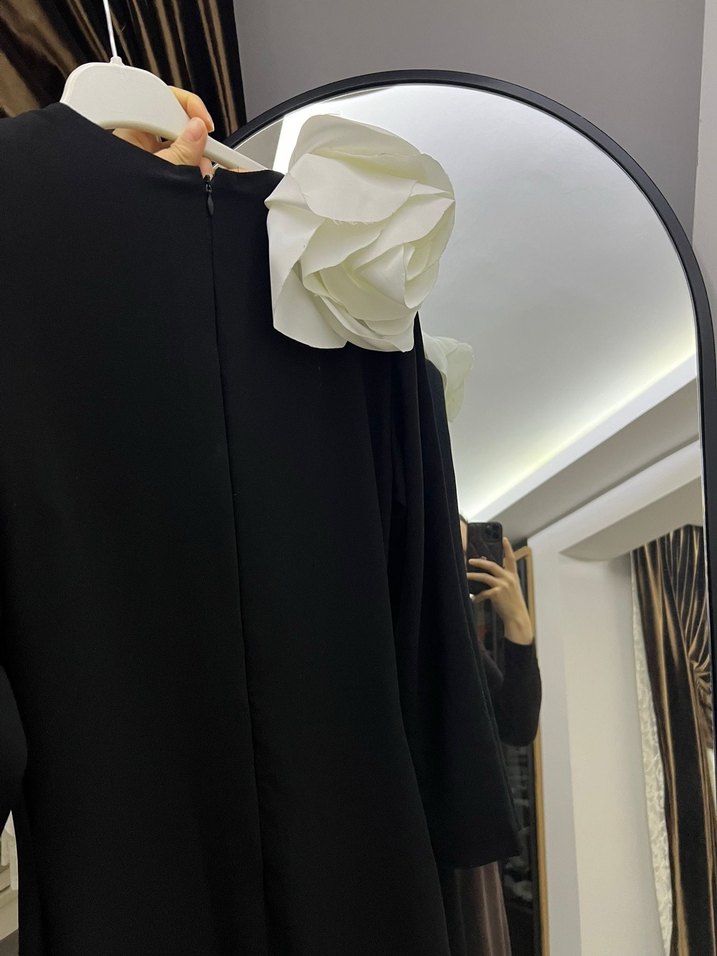 Siyah Drapeli Uzun Kollu Uzun Elbise - Görsel 5