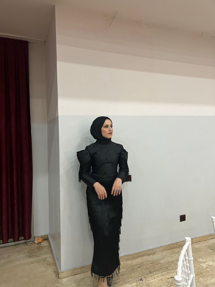 Uzun Siyah Gotik Kadın Abiye Elbise - Görsel 4