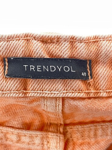 40 Beden çeşitli Renk Trendyol & Milla Mini Şort %70 İndirimli.