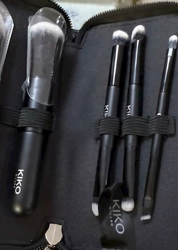 KIKO Siyah Makyaj Fırça Seti ve Kılıfı - Görsel 2