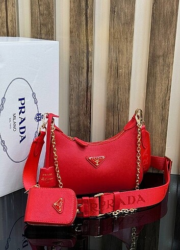Prada Re-Edition 2005 Saffiano Bag