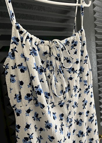 Beyaz Mavi Çiçekli Uzun İnce Askılı Elbise - Görsel 4