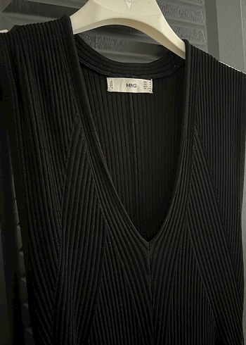 Mango Siyah Pileli Midi Elbise - Görsel 4