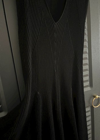 Mango Siyah Pileli Midi Elbise - Görsel 5