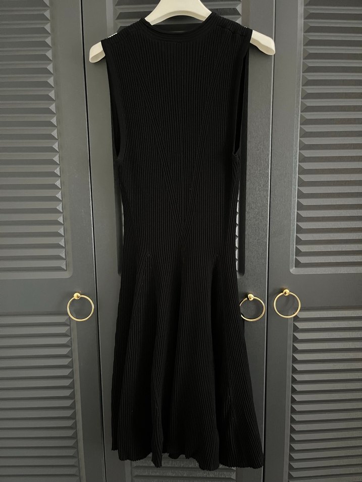 Mango Siyah Pileli Midi Elbise - Görsel 2