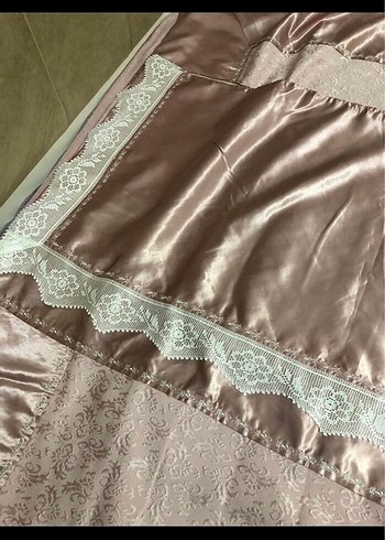 Nakışlı Bej Parlak Yatak Örtüsü - Görsel 2