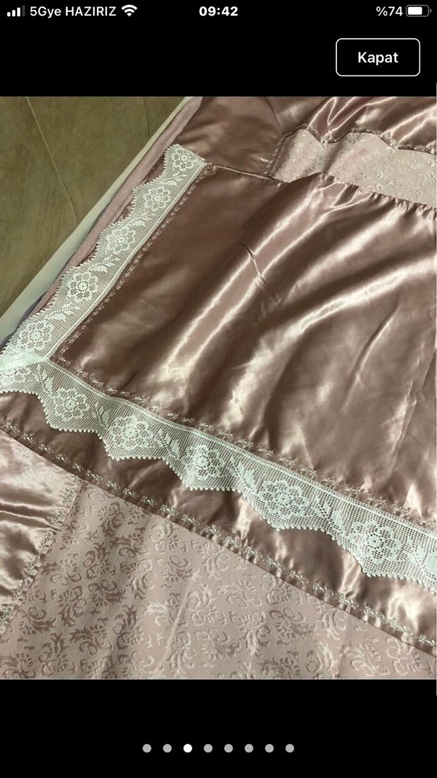 Nakışlı Bej Parlak Yatak Örtüsü - Görsel 2