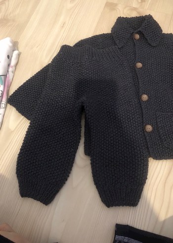 Erkek Çocuk Gri Örgü Hırka - Görsel 3