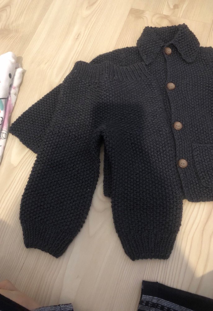 Erkek Çocuk Gri Örgü Hırka - Görsel 3