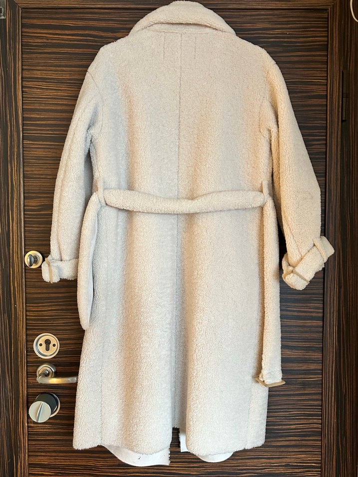 Uzun Beyaz Peluş Kadın Kaban - Görsel 4