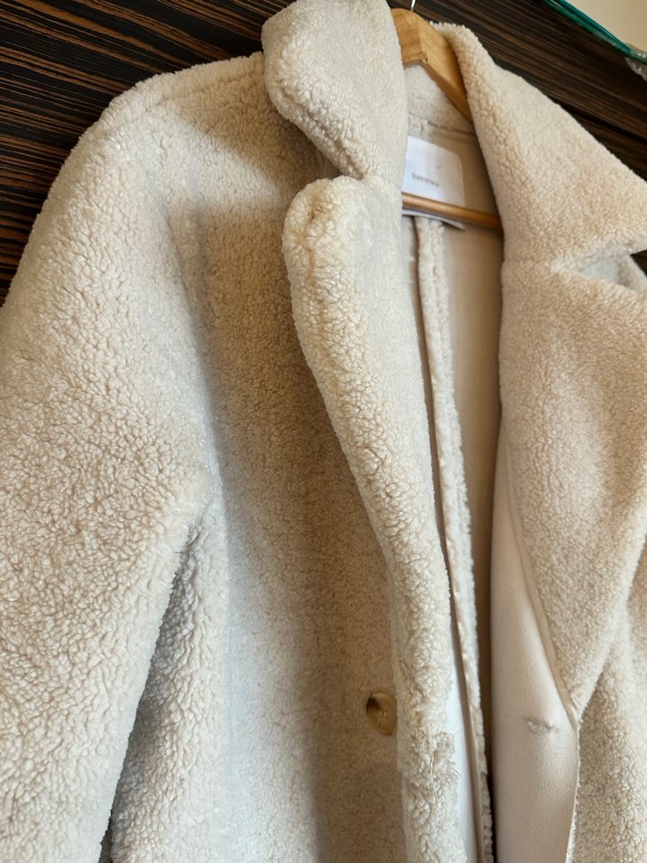 Uzun Beyaz Peluş Kadın Kaban - Görsel 3