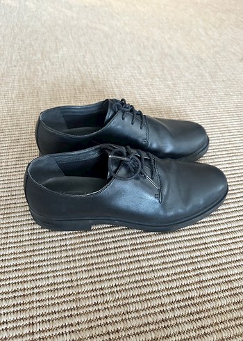 Klasik Siyah Deri Kadın Ayakkabı - Görsel 4