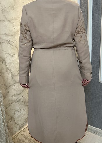 Nakışlı Bej Kuşaklı Uzun Kadın Kaban - Görsel 5