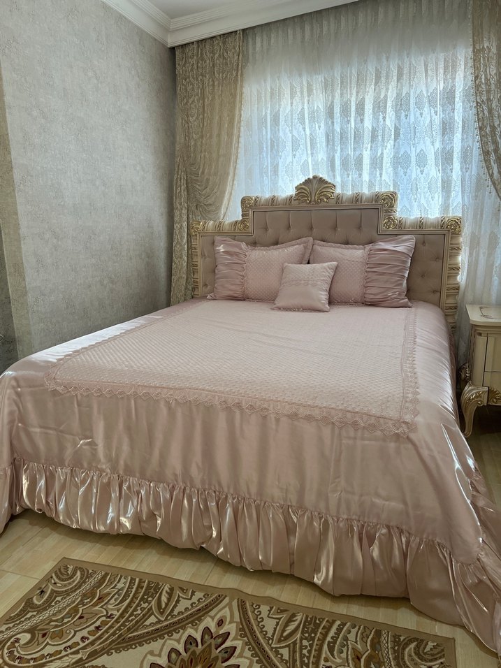 Pudra Pembe Nakışlı saten Yatak Örtüsü - Görsel 5